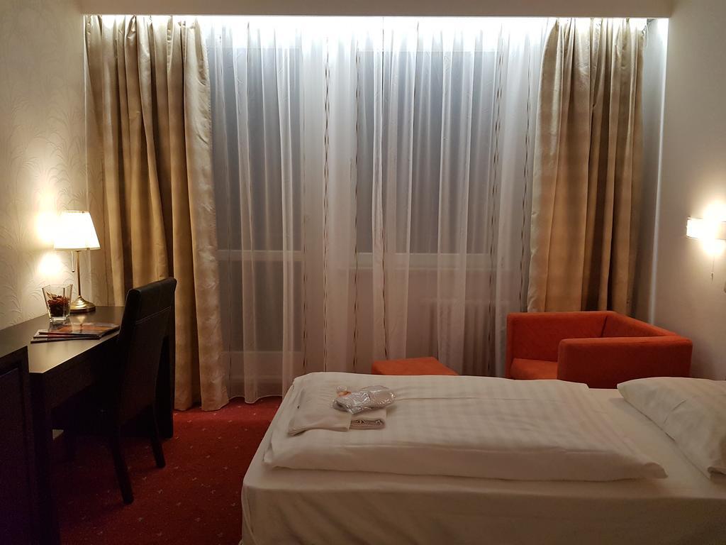 Hotel Nivy 브라티슬라바 외부 사진