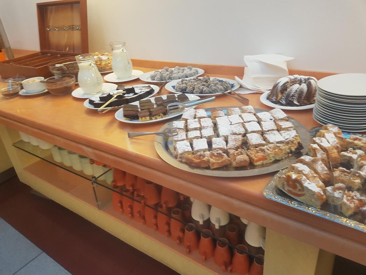 Hotel Nivy 브라티슬라바 외부 사진