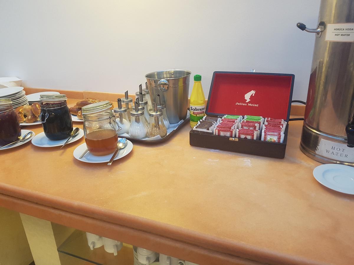 Hotel Nivy 브라티슬라바 외부 사진