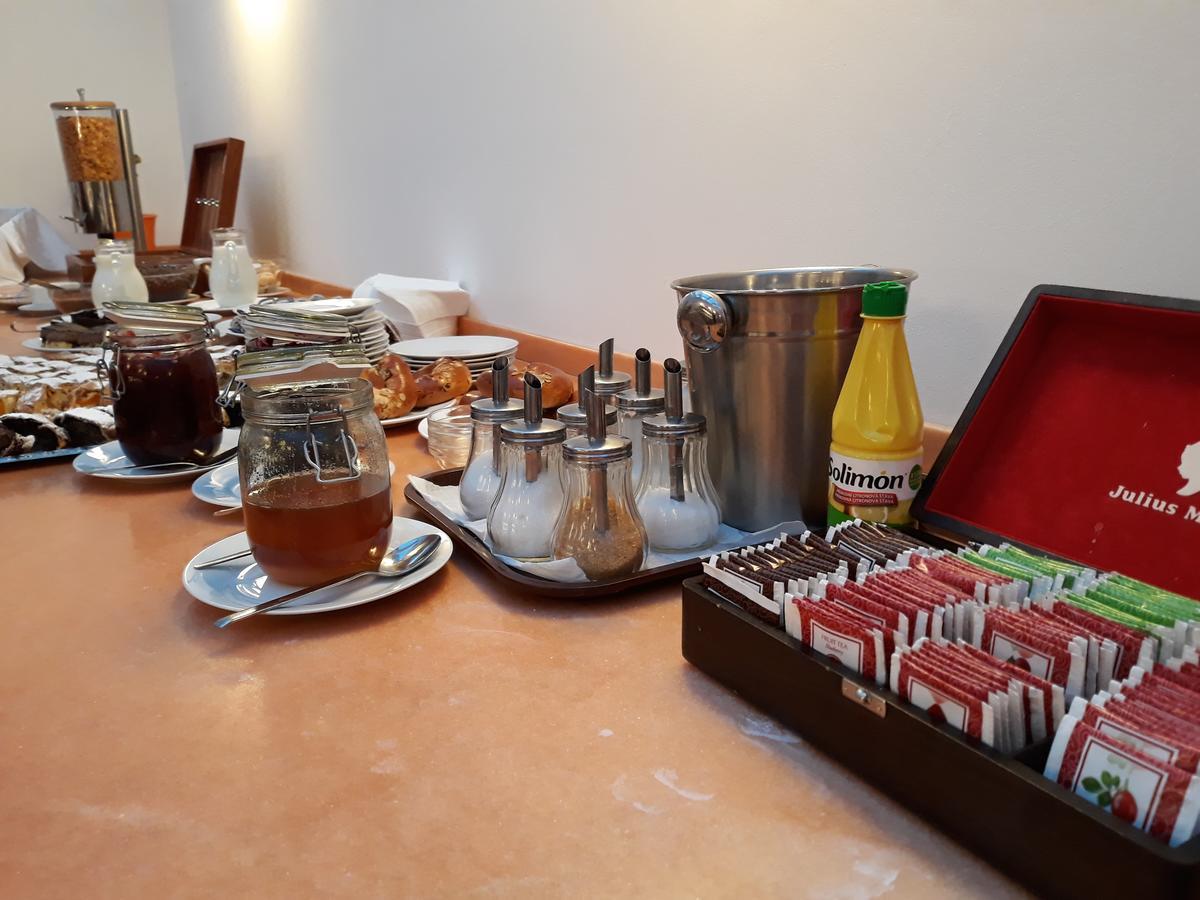 Hotel Nivy 브라티슬라바 외부 사진
